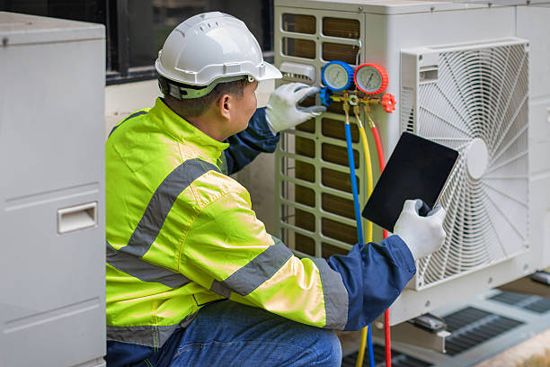 Professional Hvac technician working in Lockhart, TX